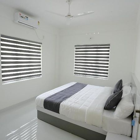 Yelza Hotel And Residence Alwaye Luaran gambar