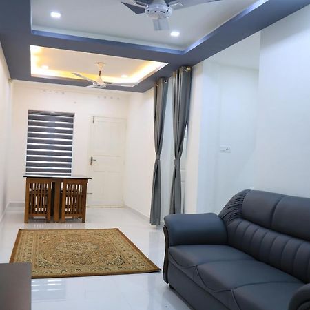 Yelza Hotel And Residence Alwaye Luaran gambar