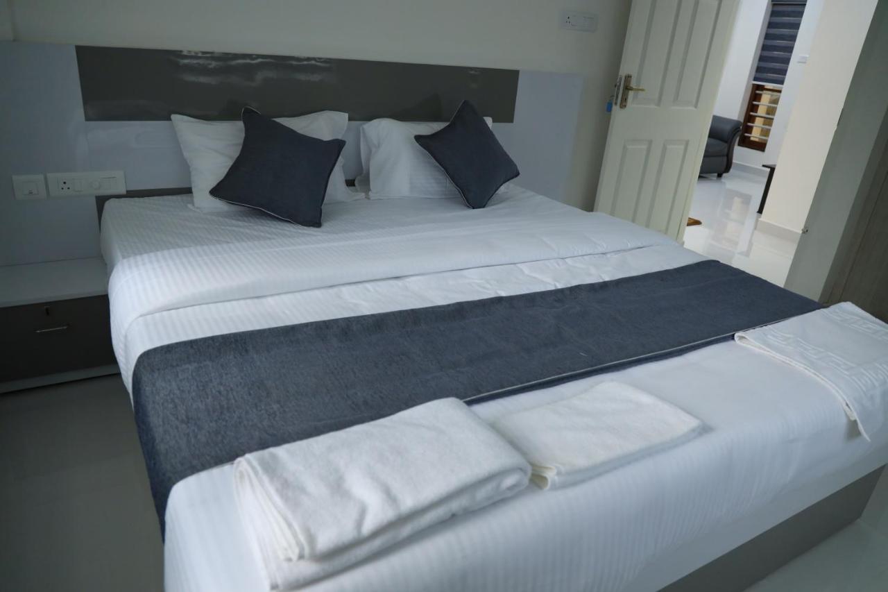 Yelza Hotel And Residence Alwaye Luaran gambar
